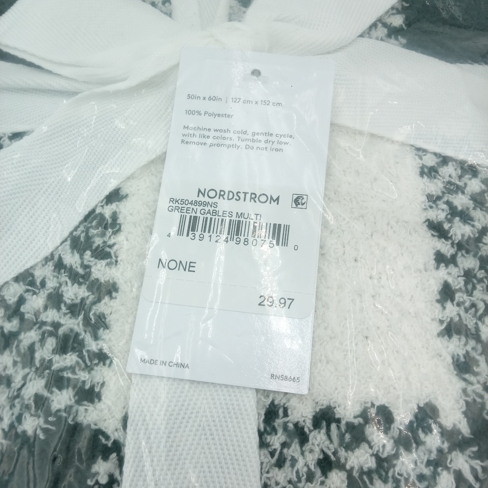 Nordstrom Green Gables Plaid Throw Blanket 50×60 100% Polyester NWT - Picture 2 of 3